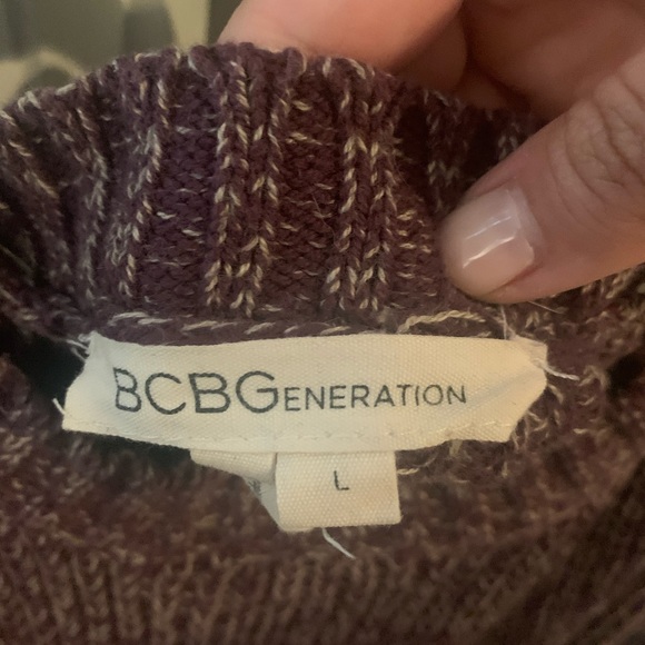 BCBG Generation distressed sweater - Picture 5 of 5